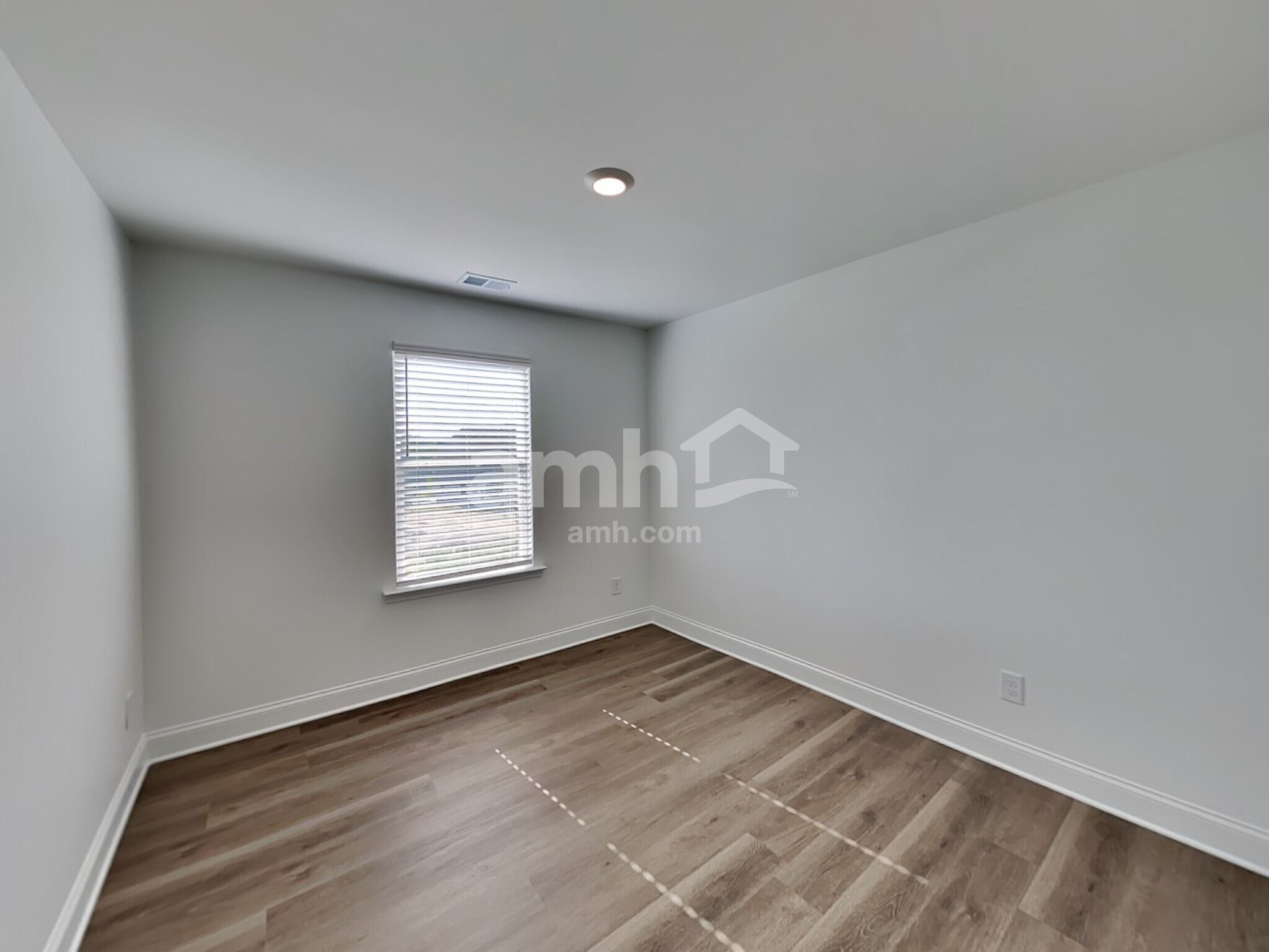 Building Photo - 1047 Highland Walk
