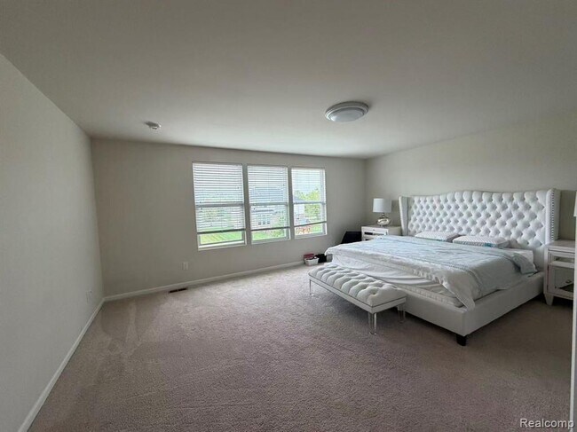 Building Photo - 5791 Northford