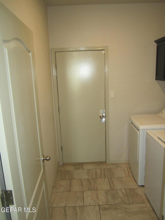 Building Photo - 323 Malta St