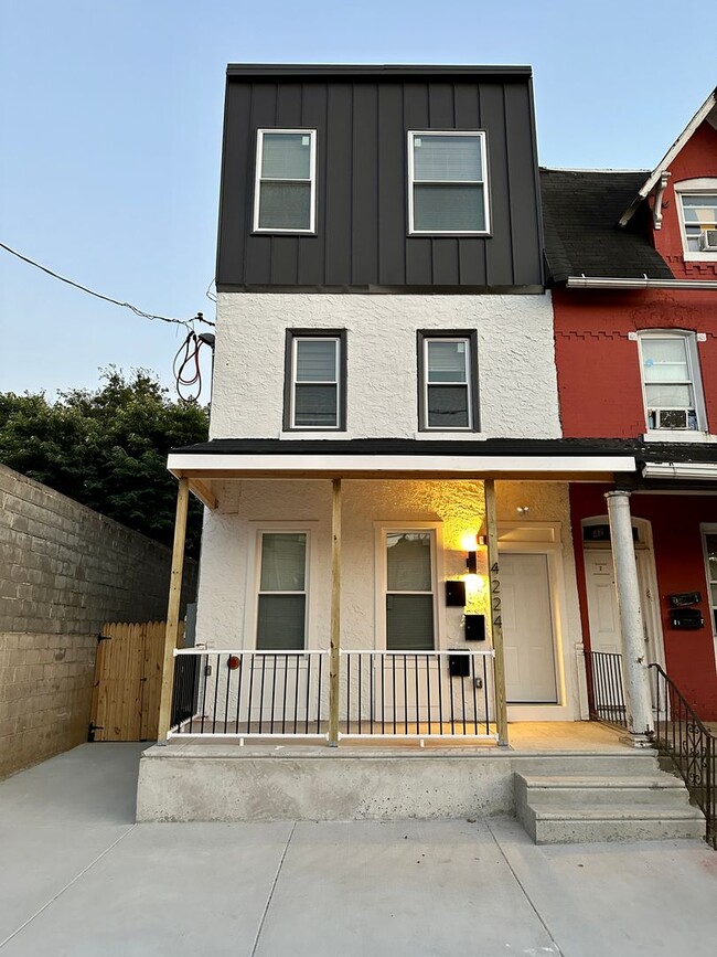 Building Photo - 4224 Brown St