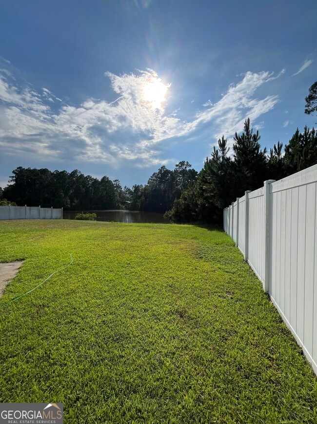 Building Photo - 231 Royal Palms Ave