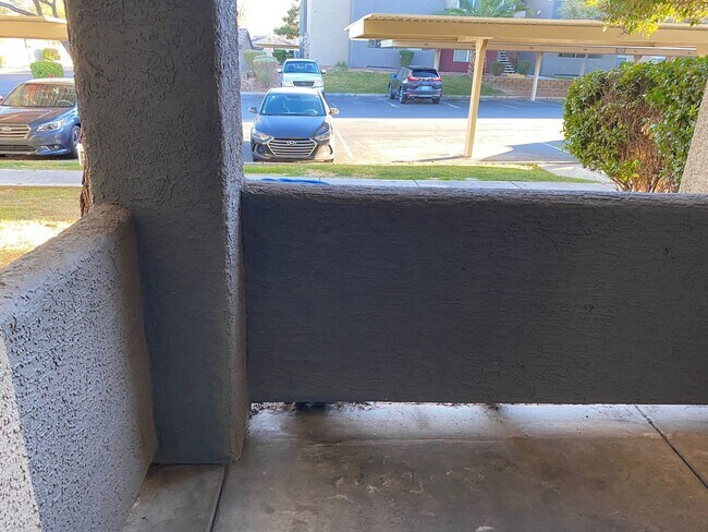 Building Photo - SW!! First floor unit with Balcony!! Gated!! Clubhouse!!  Community pool!! Spa!! Exercise Room!! ...