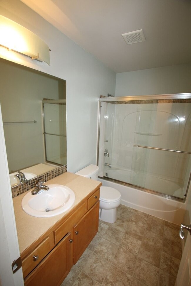 Building Photo - 3 Bedroom Condo in East Anchorage!