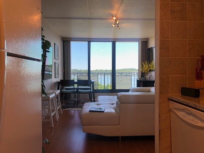 Building Photo - 73 Broad Reach