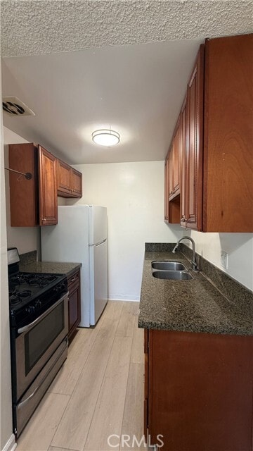 Building Photo - 866 W El Repetto Dr