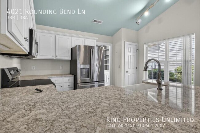 Building Photo - 4021 Rounding Bend Ln