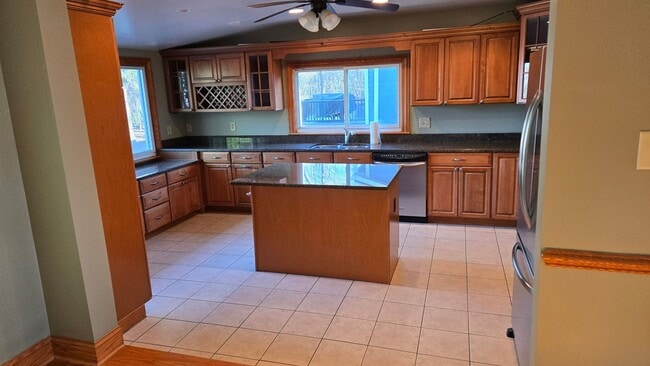 Building Photo - **RIVERFRONT 4-BEDROOM/2-BATH WITH 4-CAR GARAGE, FULL BASEMENT!!**