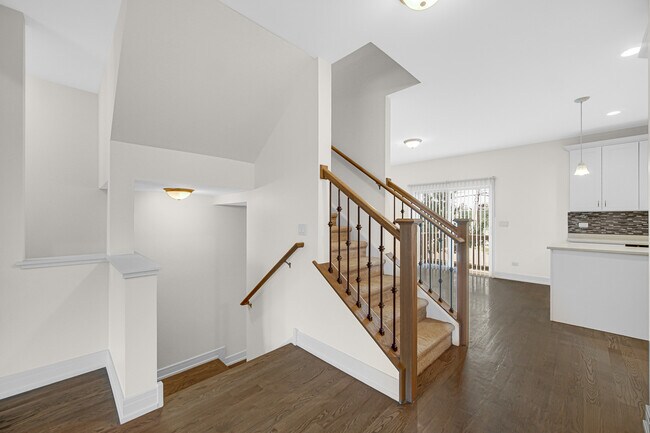 Building Photo - 2616 Chelsey St