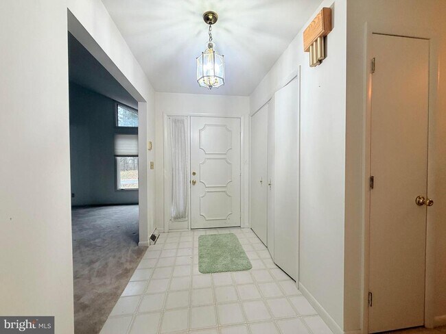 Building Photo - 694 Hickory Ridge Rd