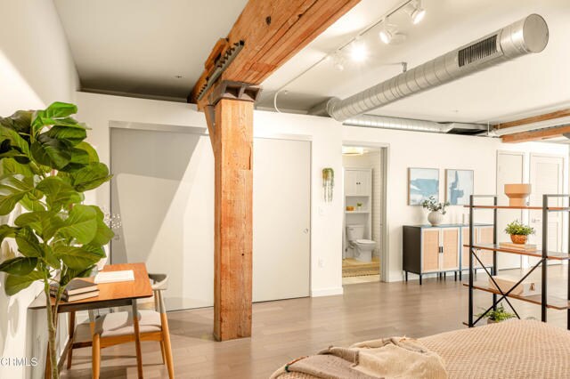 Building Photo - 527 Molino St