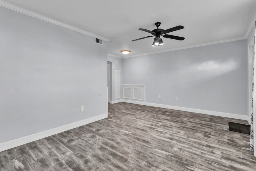 Building Photo - 5850 18th St N