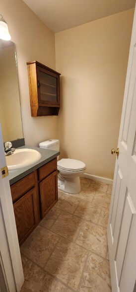 Building Photo - 1250 Hunters Ridge Dr