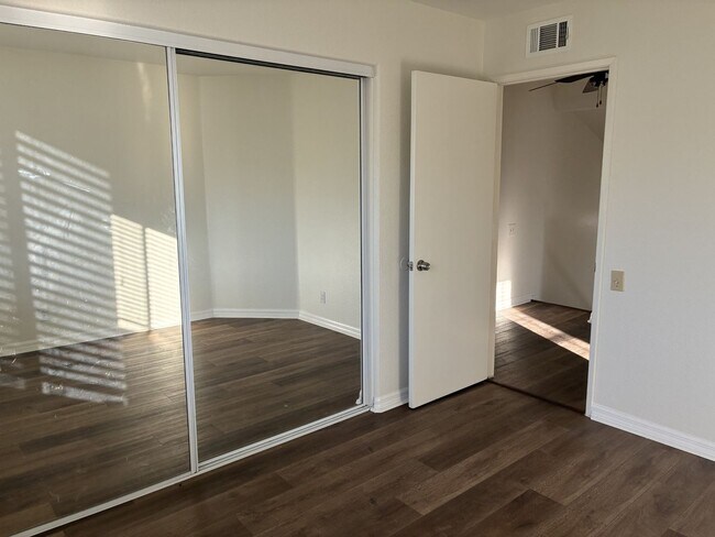 Building Photo - Newly Updated 4-bedroom, 3-bathroom home located in a great area of San Bernardino