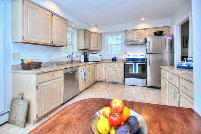 Building Photo - 1 Graystone Ln
