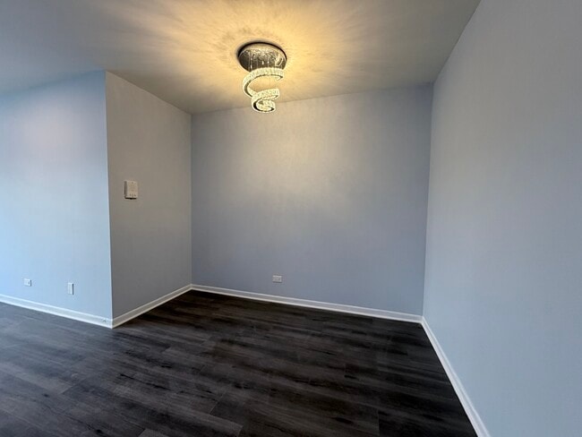 Building Photo - 9460 Bay Colony Dr