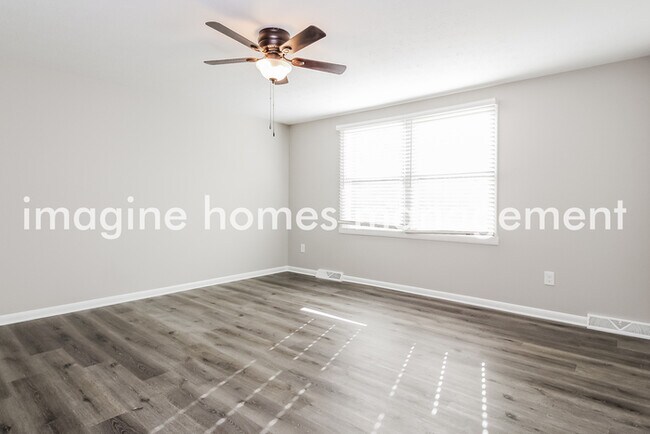 Building Photo - Large, Beautiful 4-Bedroom Colonial Home i...