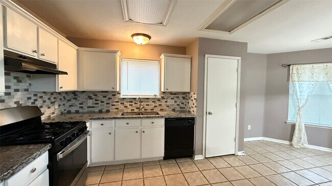 Building Photo - 4919 Lochman Ln