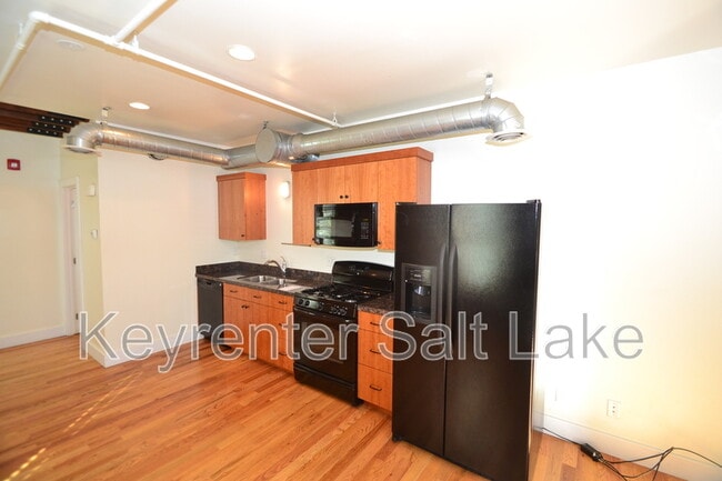 Building Photo - 540 N 600 W