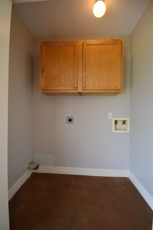 Building Photo - 3 Bedroom 2 Bath Home in Ruston