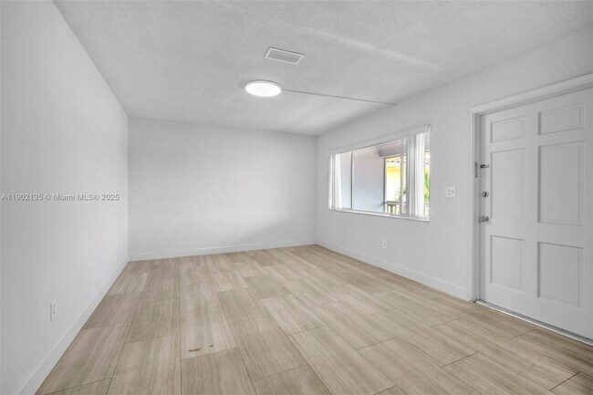 Building Photo - 2101 NE 68th St