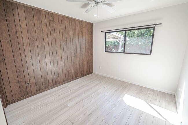 Building Photo - Canoga Park 4-Bedroom Home for Rent!
