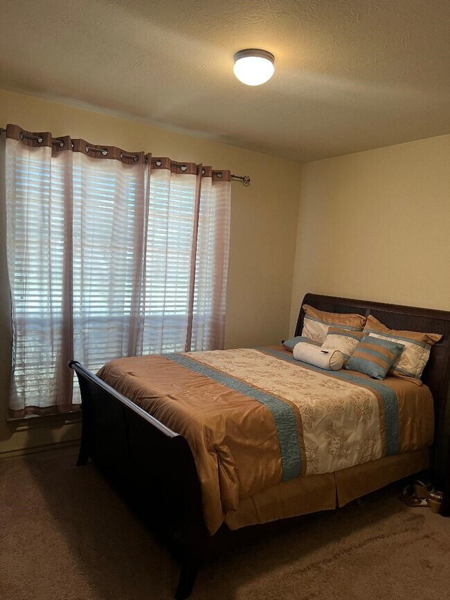 Building Photo - 3419 Selene Dr