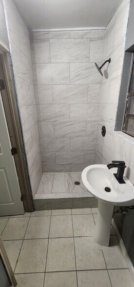 Building Photo - 1328 Andrews St