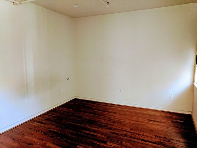 Building Photo - 517 N Harrison St