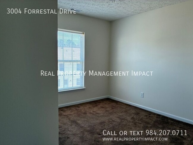 Building Photo - 3004 Forrestal Dr