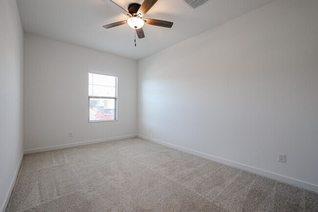 Building Photo - 4 Bedroom in Ambra Gated Community