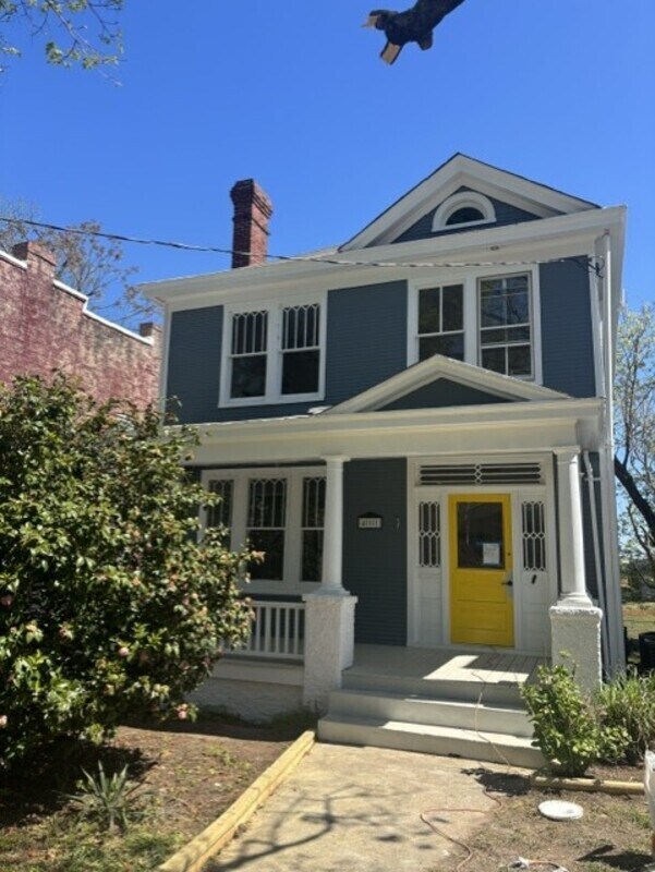 Building Photo - 411 W 24th St