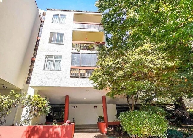 Building Photo - 288 Whitmore St