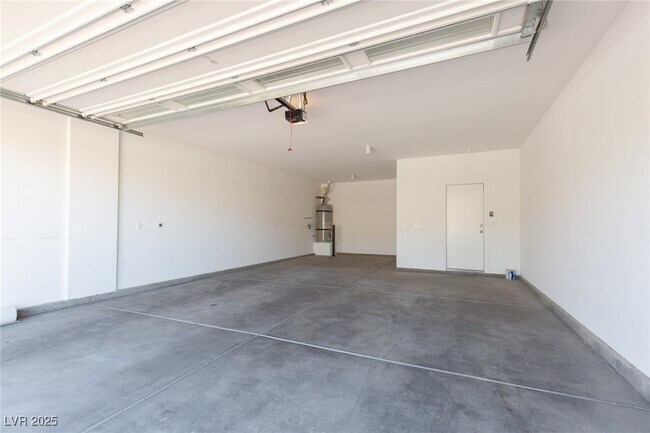 Building Photo - 1639 Dire Wolf Ave