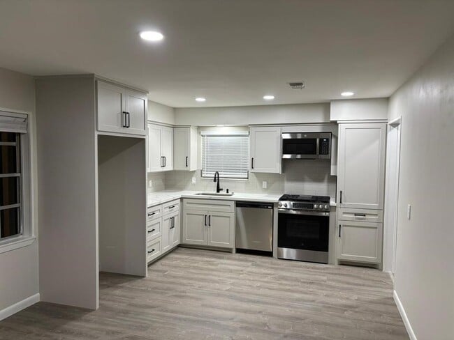 Building Photo - 3706 Galway Ln
