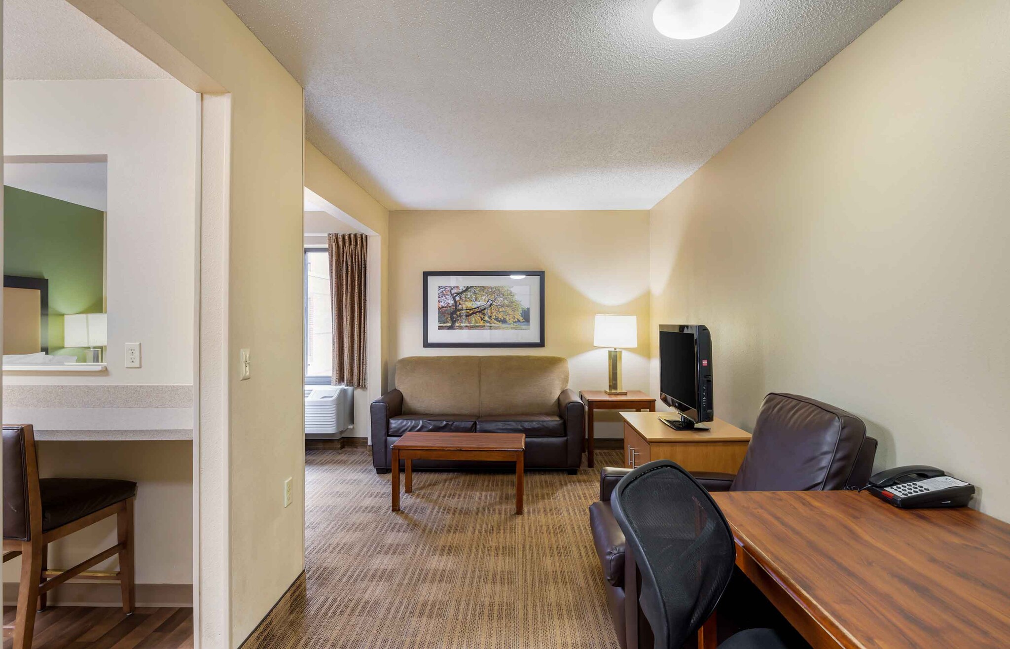 Building Photo - Furnished Studio-Omaha - West