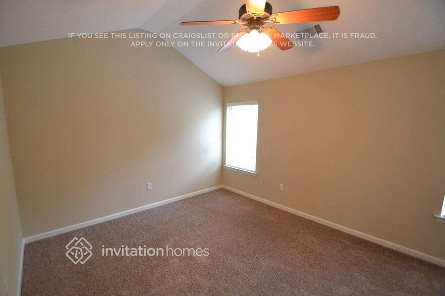 Building Photo - 5767 Village Loop