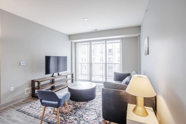 Primary Photo - 121 E Freedom Way