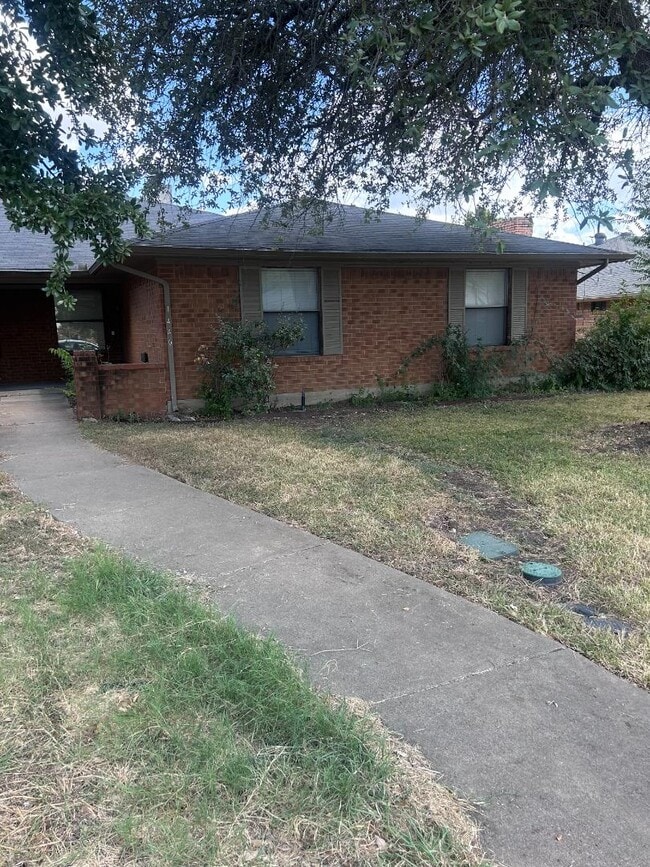 Building Photo - 1446-1448 Pinnacle Peak Dr