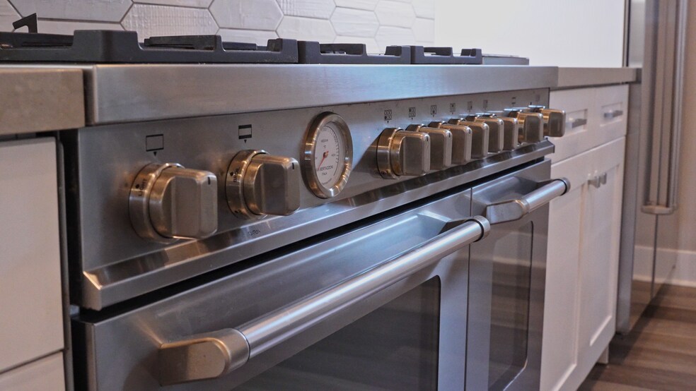 Building Photo - 855 Home Ave