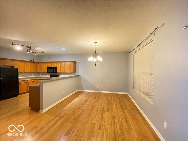 Building Photo - 5221 Bombay Dr