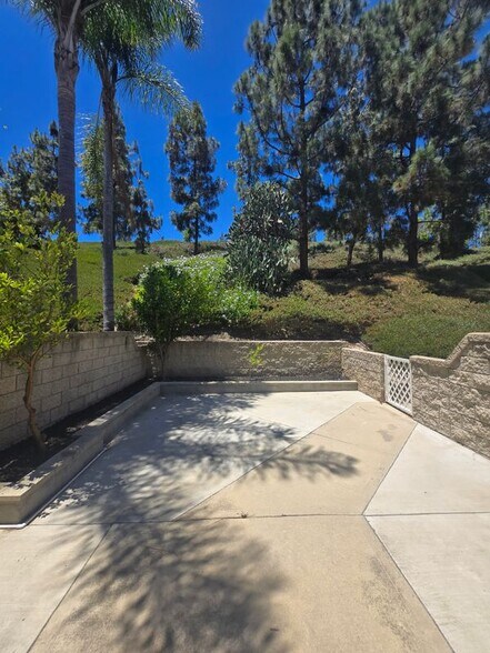 Building Photo - 109 Breakers Ln