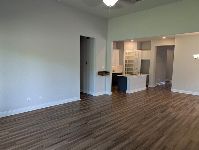 Building Photo - 10839 Texas Rose Dr