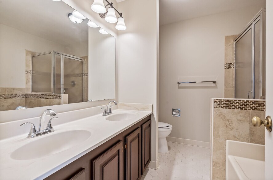 Building Photo - 7385 Hidden Knolls Ct