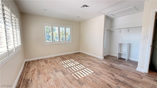 Building Photo - 1819 S Beverly Way