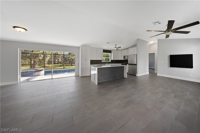 Building Photo - 390 35th Ave NE