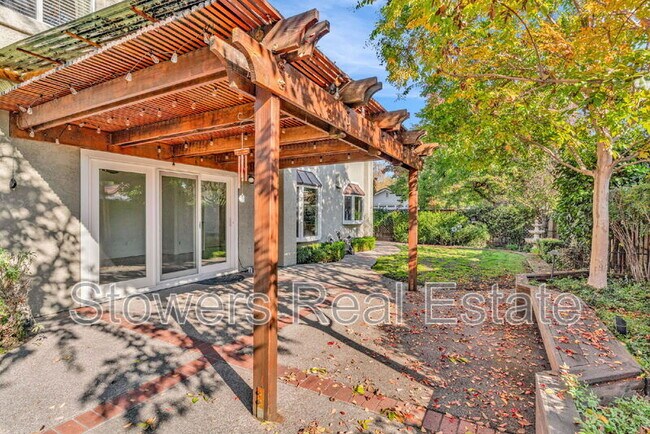 Building Photo - 117 Woodland Valley Dr