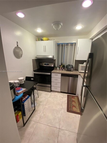 Building Photo - 200 177th Dr