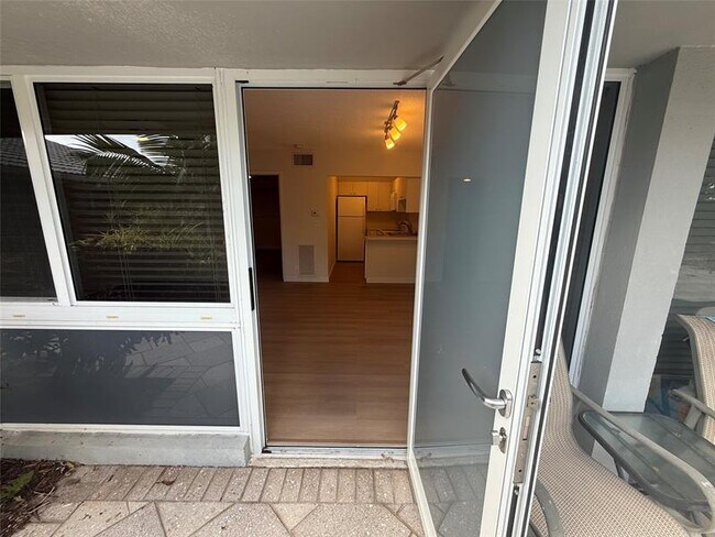 Building Photo - 4009 NE 21st Ave