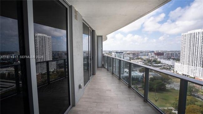 Building Photo - 488 NE 18th St