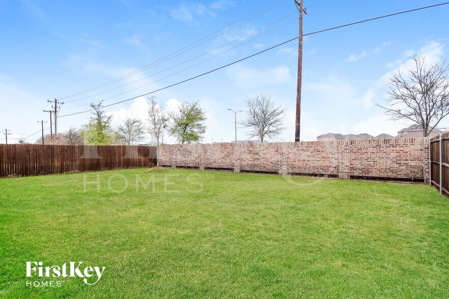 Building Photo - 2811 Winchester Ave